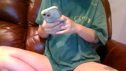 alliebearx online show from November 7, 2025, 4:40 pm