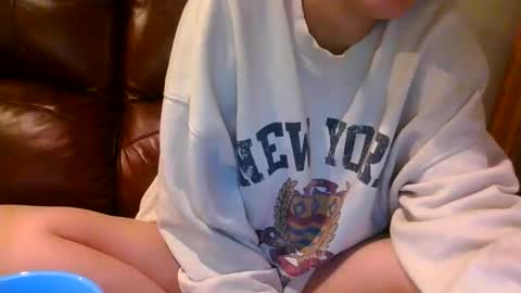 alliebearx online show from November 15, 2025, 5:38 am