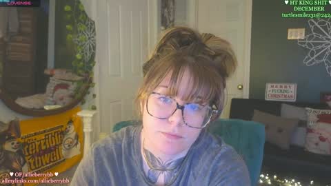 Snapshot of allieberrybb chatting on December 12, 2024, 7:37 pm bb online show from December 12, 2024, 7:37 pm
