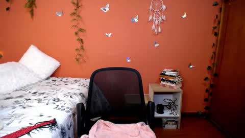 Allie  online show from October 17, 2025, 8:22 pm