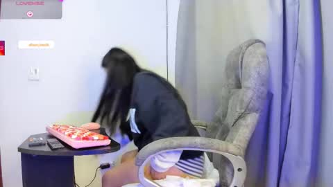 Snapshot of allison_love chatting on February 3, 2026, 2:10 am allison online show from February 3, 2026, 2:10 am