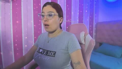 Snapshot of allisonlove_88 chatting on January 16, 2026, 3:32 am ALLISON online show from January 16, 2026, 3:32 am