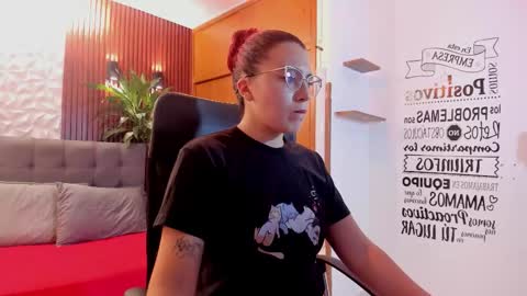 Snapshot of allisonlove_88 chatting on February 26, 2026, 11:37 pm ALLISON online show from February 26, 2026, 11:37 pm