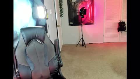 Snapshot of allisonmorganxx chatting on December 20, 2024, 3:25 am Allison Morgan online show from December 20, 2024, 3:25 am