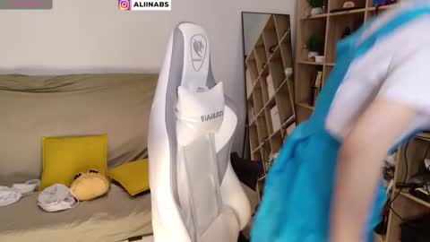 Snapshot of alllinaeve chatting on March 7, 2025, 4:00 pm Alina online show from March 7, 2025, 4:00 pm