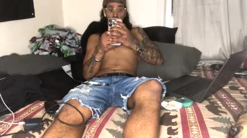 allthewayup10 online show from February 5, 2025, 1:22 pm