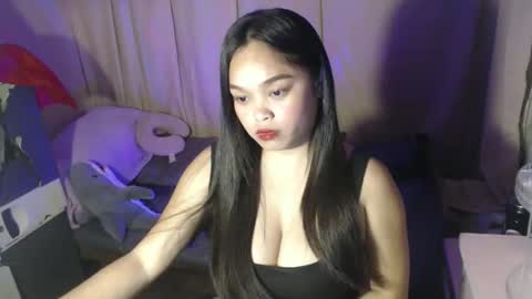 Snapshot of alluring_bobbies chatting on March 13, 2026, 4:35 pm dhiharu online show from March 13, 2026, 4:35 pm