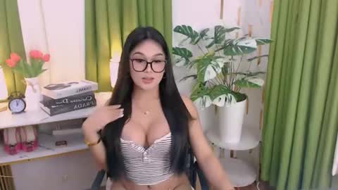 Snapshot of alluring_brianna08 chatting on June 11, 2026, 12:32 am Brianna online show from June 11, 2026, 12:32 am