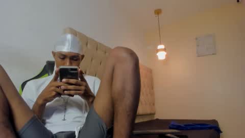 alluringangel01 online show from November 15, 2025, 3:37 am