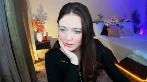 alluringeyess online show from November 7, 2025, 4:40 pm