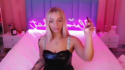 AlwaysHot online show from January 7, 2025, 3:03 am