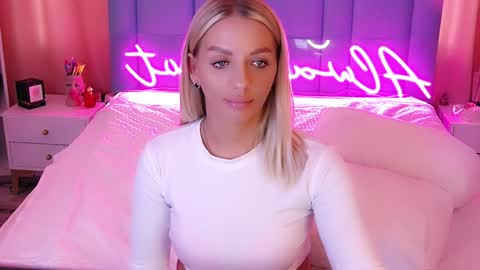 AlwaysHot online show from January 8, 2025, 7:24 am