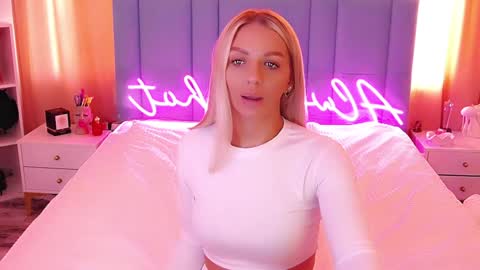 AlwaysHot online show from January 15, 2025, 5:40 am