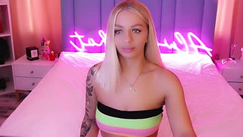 AlwaysHot online show from February 1, 2025, 3:41 am