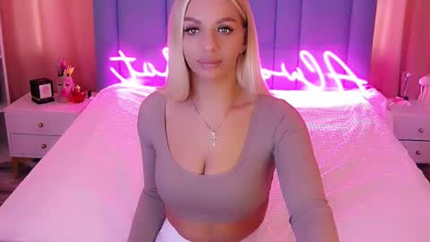 AlwaysHot online show from February 17, 2025, 3:25 am