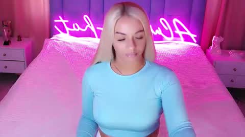 AlwaysHot online show from September 11, 2025, 2:11 am