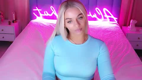 AlwaysHot online show from October 20, 2025, 2:12 am