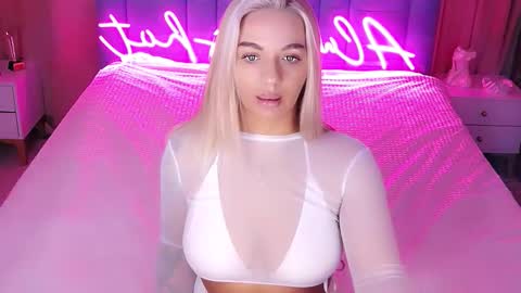 AlwaysHot online show from November 28, 2025, 2:25 am