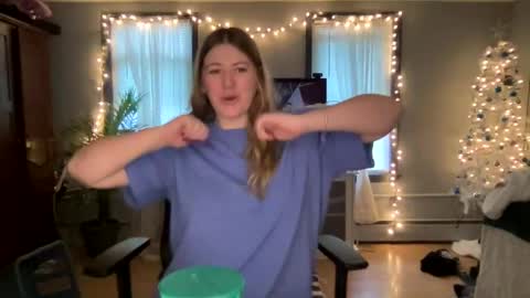 Snapshot of allyanalangel chatting on December 28, 2024, 1:59 pm allyanalangel online show from December 28, 2024, 1:59 pm