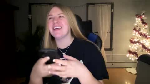 Snapshot of allyanalangel chatting on January 24, 2025, 1:56 am allyanalangel online show from January 24, 2025, 1:56 am