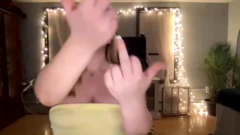 Snapshot of allyanalangel chatting on February 1, 2025, 12:51 am allyanalangel online show from February 1, 2025, 12:51 am