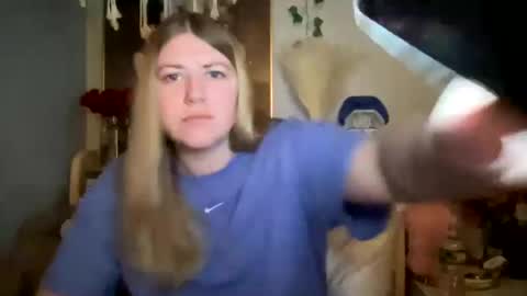 Snapshot of allyanalangel chatting on February 15, 2025, 11:36 pm allyanalangel online show from February 15, 2025, 11:36 pm