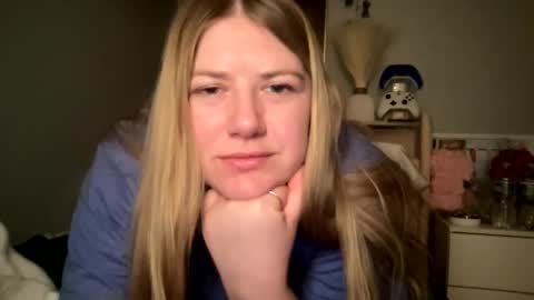 Snapshot of allyanalangel chatting on February 16, 2025, 2:42 am allyanalangel online show from February 16, 2025, 2:42 am