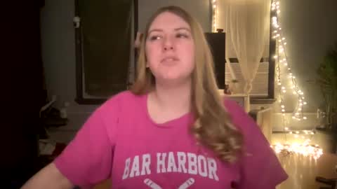 Snapshot of allyanalangel chatting on February 20, 2025, 1:14 am allyanalangel online show from February 20, 2025, 1:14 am