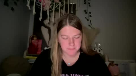 Snapshot of allyanalangel chatting on March 3, 2025, 6:48 am allyanalangel online show from March 3, 2025, 6:48 am