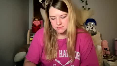 Snapshot of allyanalangel chatting on March 5, 2025, 9:48 pm allyanalangel online show from March 5, 2025, 9:48 pm