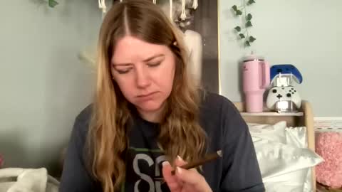 Snapshot of allyanalangel chatting on March 9, 2025, 8:52 pm allyanalangel online show from March 9, 2025, 8:52 pm