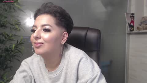 Snapshot of allyiah chatting on January 16, 2025, 12:23 am online show from January 16, 2025, 12:23 am