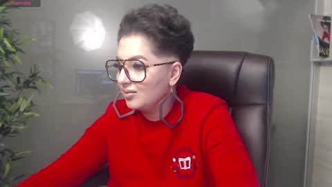 Snapshot of allyiah chatting on January 17, 2025, 10:34 pm online show from January 17, 2025, 10:34 pm