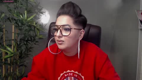 Snapshot of allyiah chatting on February 18, 2025, 12:15 am online show from February 18, 2025, 12:15 am