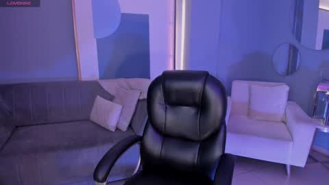 Alisson online show from March 8, 2025, 10:43 am