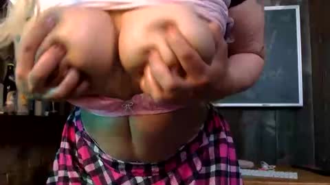 Snapshot of allys_secret chatting on April 8, 2026, 7:19 am Call me Ally online show from April 8, 2026, 7:19 am