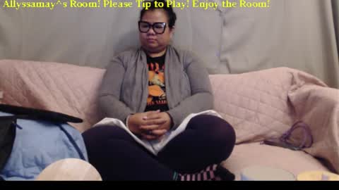 Allyssamay online show from November 12, 2025, 4:57 am