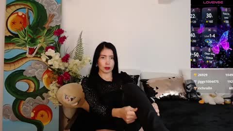 alma_art_ online show from February 8, 2025, 10:40 pm