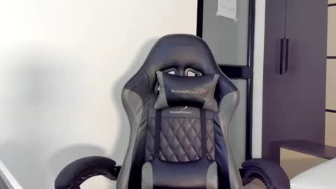 ALMA FENIX  online show from February 7, 2026, 6:55 pm