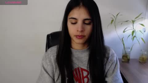 Arhantxa online show from March 8, 2025, 1:25 pm