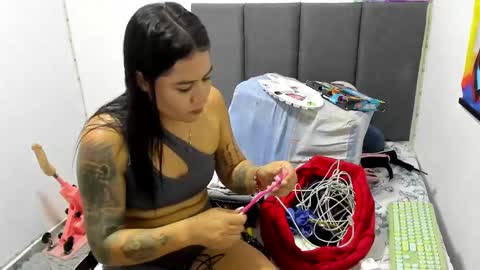 Alma online show from February 21, 2025, 8:49 pm