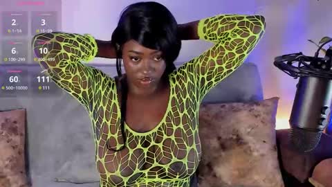 Snapshot of almaahotxxx chatting on March 7, 2025, 6:35 am almaahotxxx online show from March 7, 2025, 6:35 am