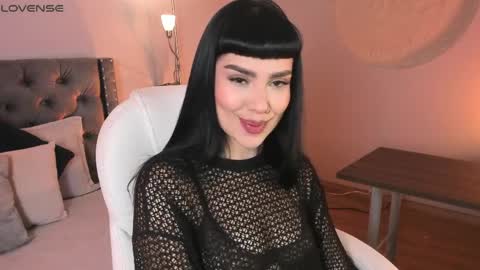 Mia online show from April 9, 2026, 1:05 pm