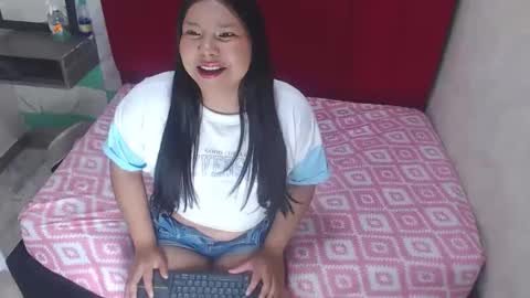 Snapshot of almaramseycm101 chatting on March 28, 2026, 3:00 pm almaramseycm101 online show from March 28, 2026, 3:00 pm