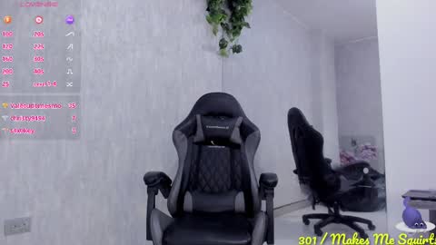 Santy online show from November 17, 2025, 4:13 pm