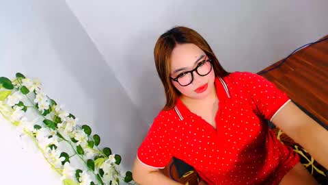 Almira online show from November 12, 2025, 8:26 am