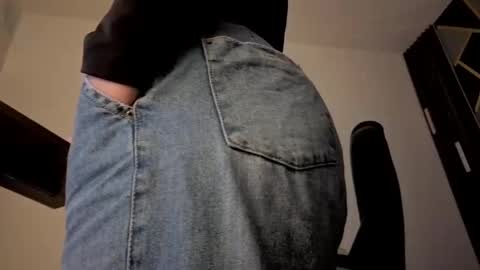 ALMMA online show from November 28, 2025, 1:47 pm