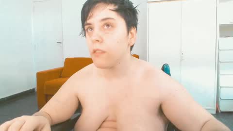 Snapshot of almondonwheels chatting on February 9, 2025, 8:34 pm Almond online show from February 9, 2025, 8:34 pm