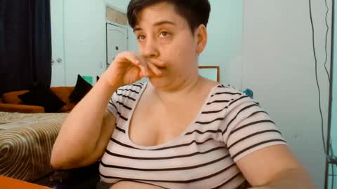 Snapshot of almondonwheels chatting on April 24, 2026, 12:24 am Almond online show from April 24, 2026, 12:24 am