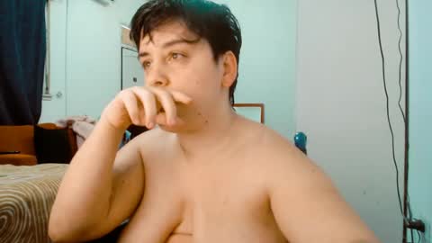 Snapshot of almondonwheels chatting on May 10, 2026, 6:46 pm Almond online show from May 10, 2026, 6:46 pm